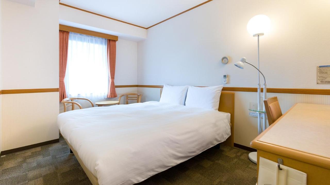 Toyoko Inn Nishitetsu Kurume Eki Higashi Guchi Eksteriør billede