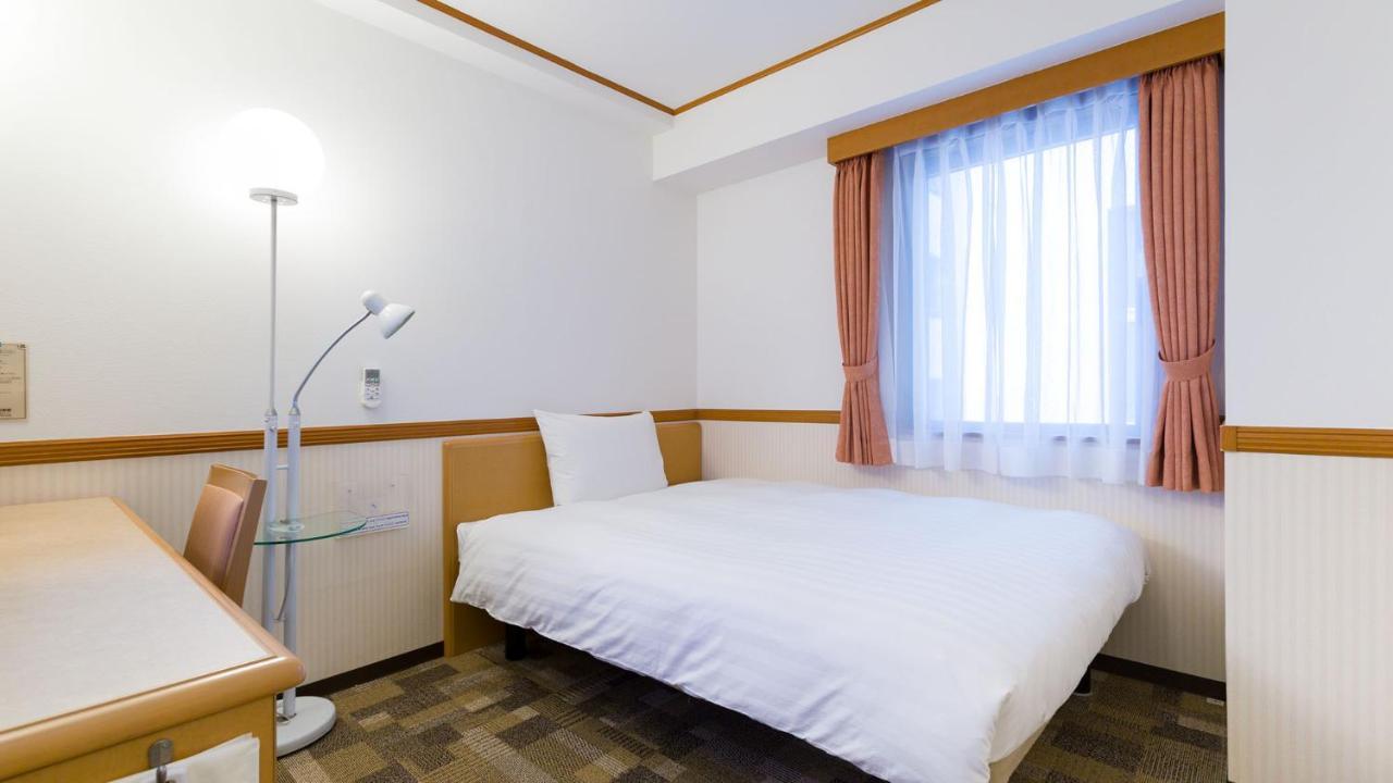 Toyoko Inn Nishitetsu Kurume Eki Higashi Guchi Eksteriør billede