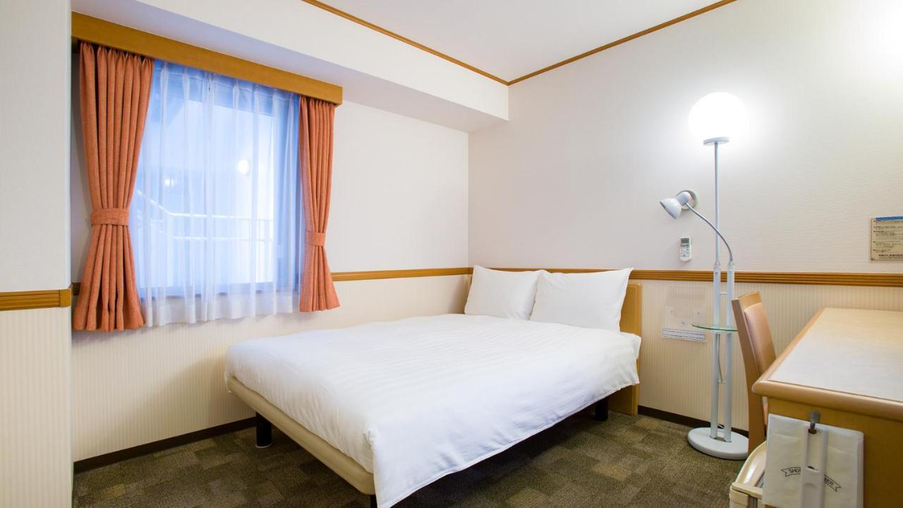 Toyoko Inn Nishitetsu Kurume Eki Higashi Guchi Eksteriør billede