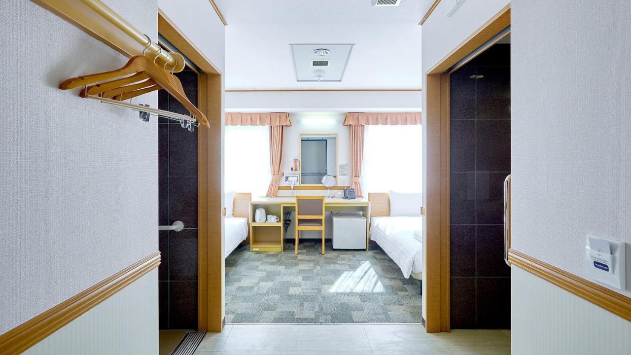 Toyoko Inn Nishitetsu Kurume Eki Higashi Guchi Eksteriør billede